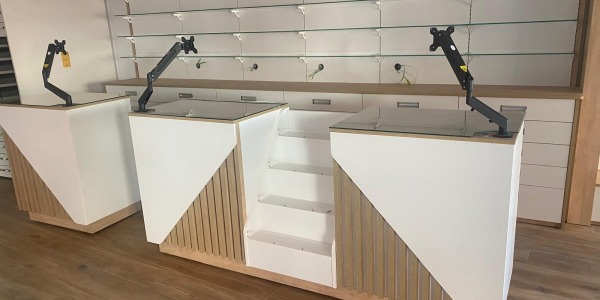 Mobiliario para farmacia en Recas, Toledo
