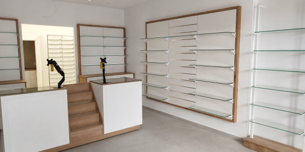 Mobiliario para farmacia en Fuensalida, Toledo